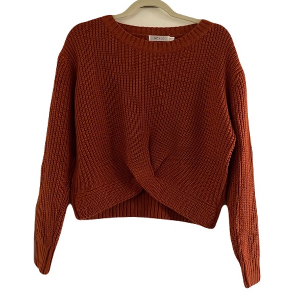 Twist Cropped Sweater - Picture 1 of 3